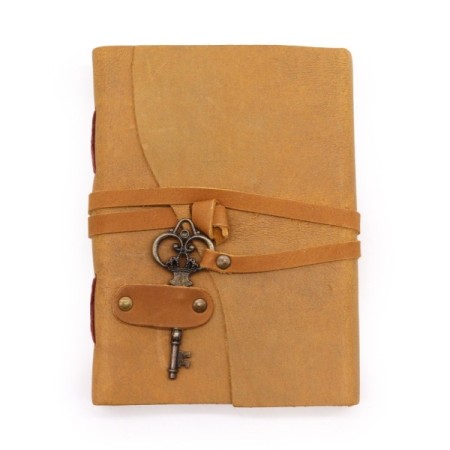 Oiled Tan Leather & Key - 200 pages - 13x18cm Oiled Tan Leather & Key - 200 pages - 13x18cm
