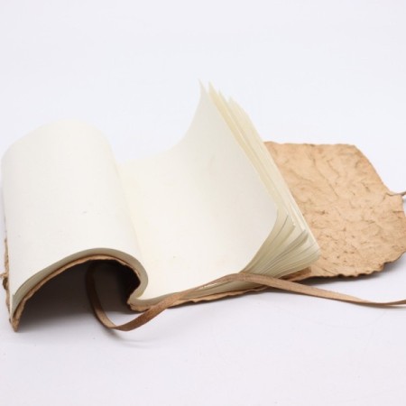 Rolled Leather Travel Notebook - 96 pages - Natural 21x15cm Rolled Leather Travel Notebook - 96 pages - Natural 21x15cm