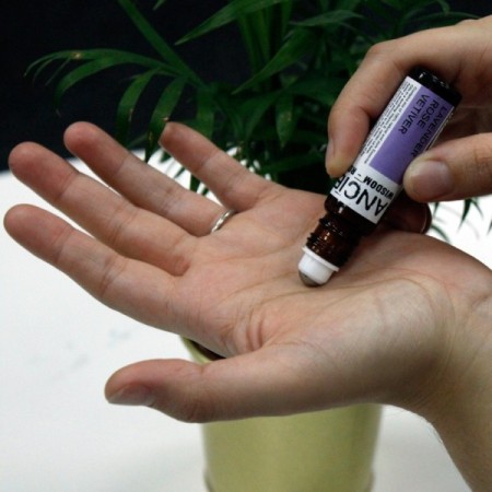 10ml Roll On Essential Oil Blend - Wake up! 10ml Roll On Essential Oil Blend - Wake up!