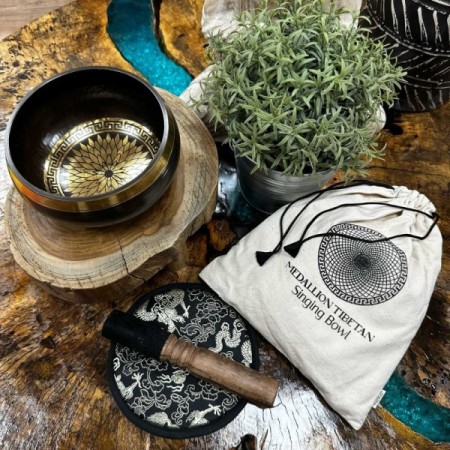 Hand Beaten & Engraved Singing Bowl Gift Set - 14cm - Round Medallions Hand Beaten & Engraved Singing Bowl Gift Set - 14cm - Round Medallions