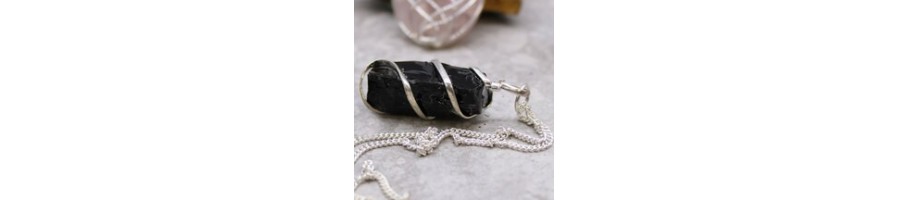 Necklaces & Pendants